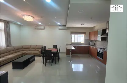 Apartment - 3 Bedrooms - 2 Bathrooms for rent in Maqabah - Northern Governorate