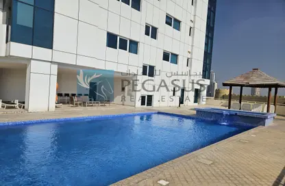 Apartment - 2 Bedrooms - 2 Bathrooms for rent in Sanabis - Manama - Capital Governorate