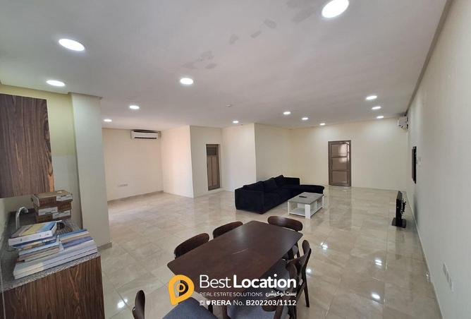 985663 - Property Image 2