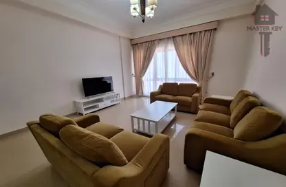 Apartment - 3 Bedrooms - 2 Bathrooms for rent in Sanabis - Manama - Capital Governorate