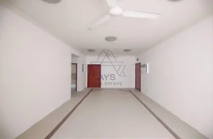 Apartment - 2 Bedrooms - 2 Bathrooms for rent in Busaiteen - Muharraq Governorate