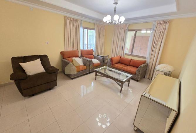 982430 - Property Image 2