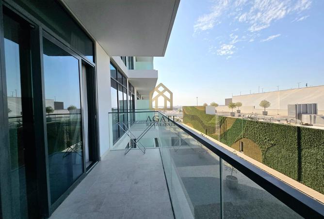 956030 - Property Image 3