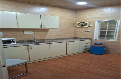 شقة - 4 غرف نوم - 2 حمامات للايجار في الماحوز - المنامة - محافظة العاصمة