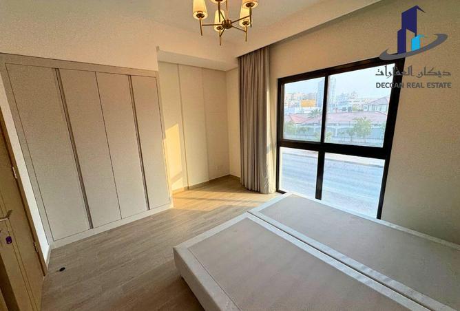 955317 - Property Image 2