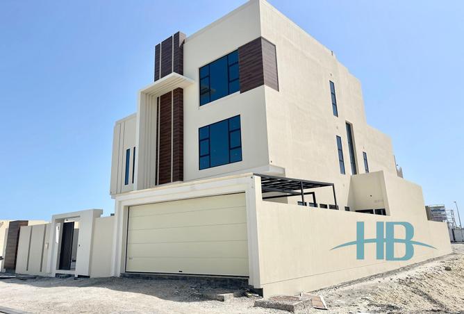 Villa - 5 Bedrooms for sale in Al Bareh - Diyar Al Muharraq - Muharraq Governorate
