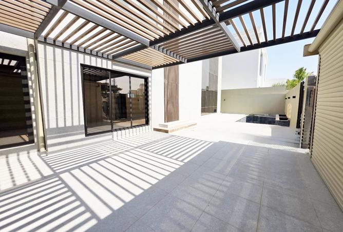 979806 - Property Image 2