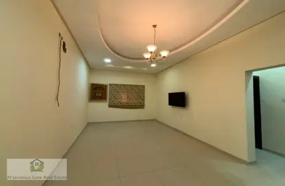 Apartment - 2 Bedrooms - 2 Bathrooms for rent in Arad - Muharraq Governorate