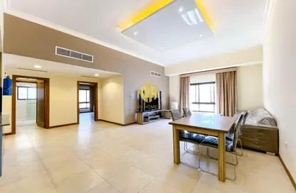 Apartment - 2 Bedrooms - 3 Bathrooms for rent in Al Juffair - Capital Governorate