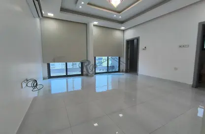 Apartment - 2 Bedrooms - 3 Bathrooms for rent in Hidd - Muharraq Governorate