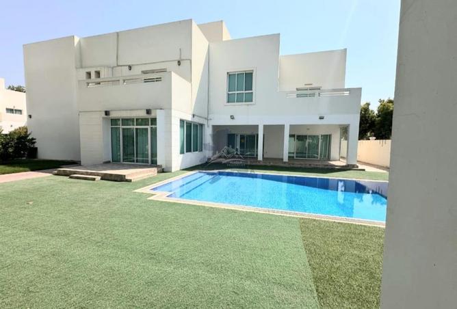 952673 - Property Image 2