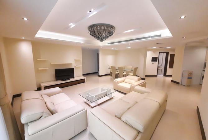 985975 - Property Main Image