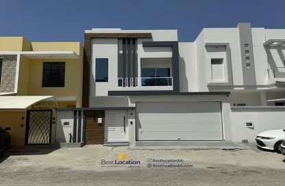 Villa - 3 Bedrooms - 5 Bathrooms for sale in Diyar Al Muharraq - Muharraq Governorate