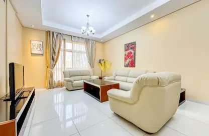 Apartment - 2 Bedrooms - 3 Bathrooms for rent in Mahooz - Manama - Capital Governorate