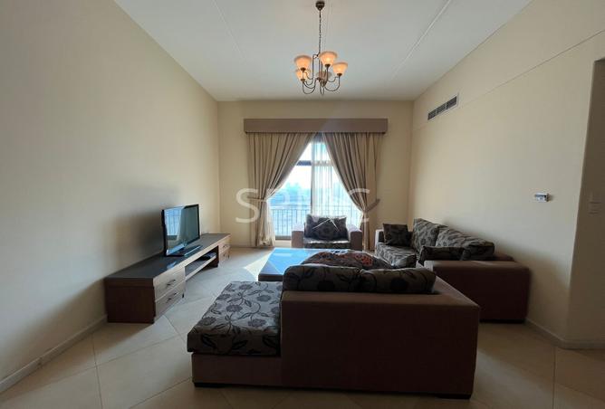 988136 - Property Image 2