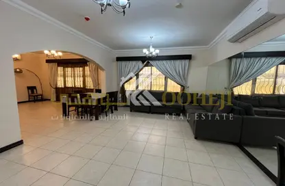 Apartment - 4 Bedrooms - 4 Bathrooms for rent in Al Juffair - Capital Governorate
