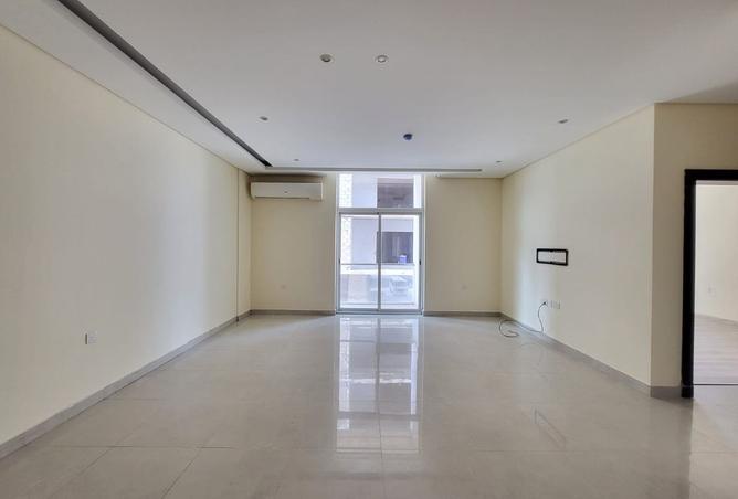 987812 - Property Image 2