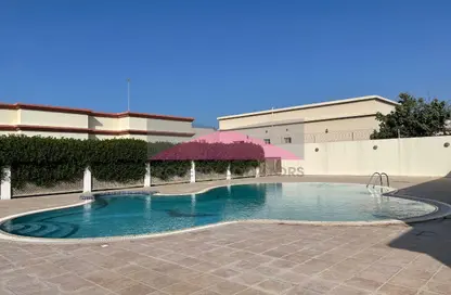 Compound - 4 Bedrooms - 3 Bathrooms for rent in Janabiya - Northern Governorate