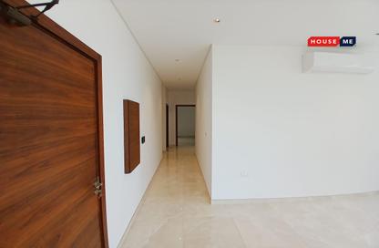 Apartment - 3 Bedrooms - 4 Bathrooms for rent in Busaiteen - Muharraq Governorate