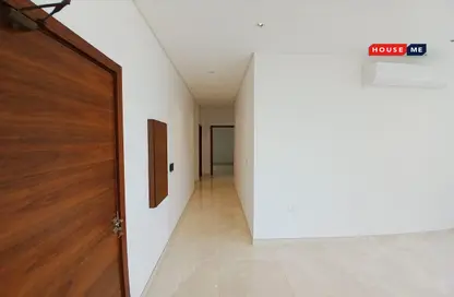 Apartment - 3 Bedrooms - 4 Bathrooms for rent in Busaiteen - Muharraq Governorate