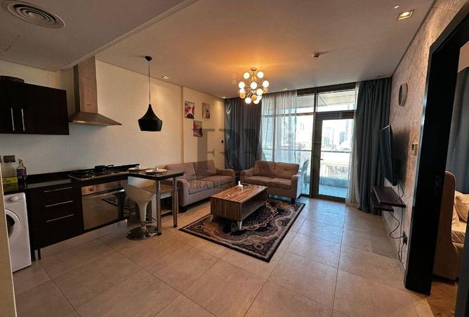 987877 - Property Image 3