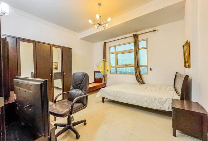 989293 - Property Image 3