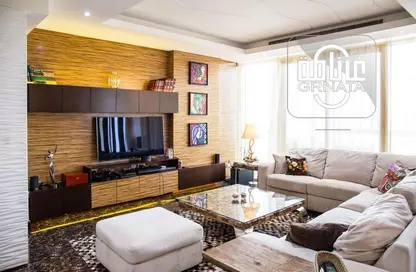 Penthouse - 3 Bedrooms - 3 Bathrooms for rent in Reef Island - Capital Governorate