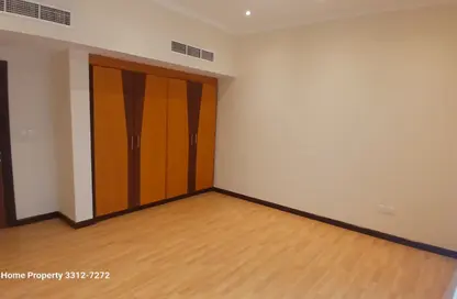 Apartment - 5 Bedrooms - 4 Bathrooms for rent in Busaiteen - Muharraq Governorate