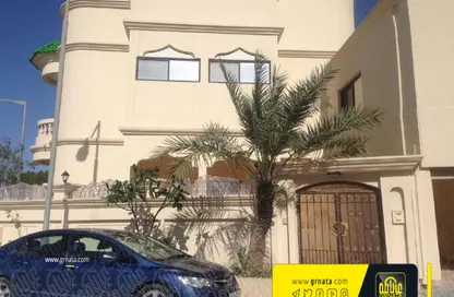 Outdoor Building image for: Villa - 6 Bedrooms - 5 Bathrooms for rent in Zinj - Manama - Capital Governorate, Image 1