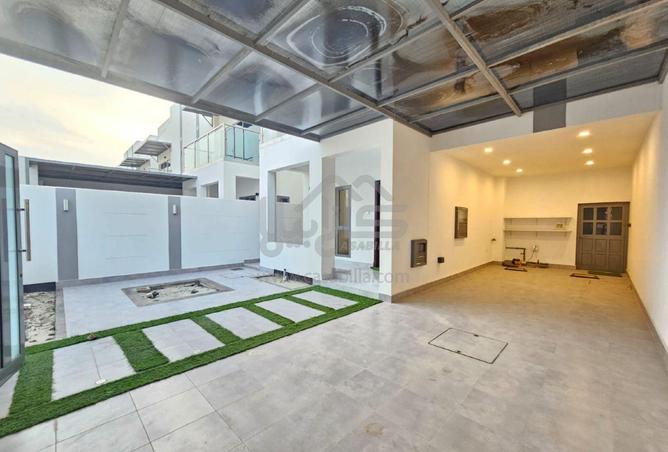 982858 - Property Main Image