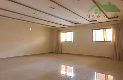 Apartment - 2 Bedrooms - 2 Bathrooms for rent in Hidd - Muharraq Governorate