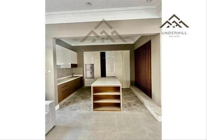 987885 - Property Image 3