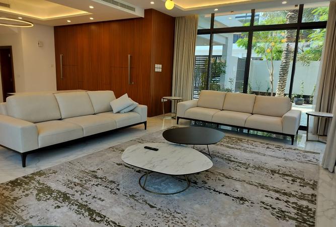 981906 - Property Image 2