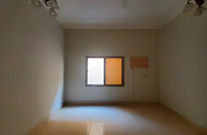 Apartment - 3 Bedrooms - 2 Bathrooms for rent in Busaiteen - Muharraq Governorate