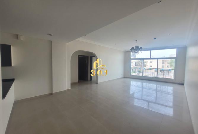 982702 - Property Image 2