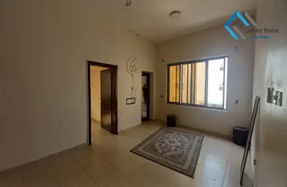 Empty Room image for: Apartment - 3 Bedrooms - 2 Bathrooms for rent in Janabiya - Northern Governorate, Image 1