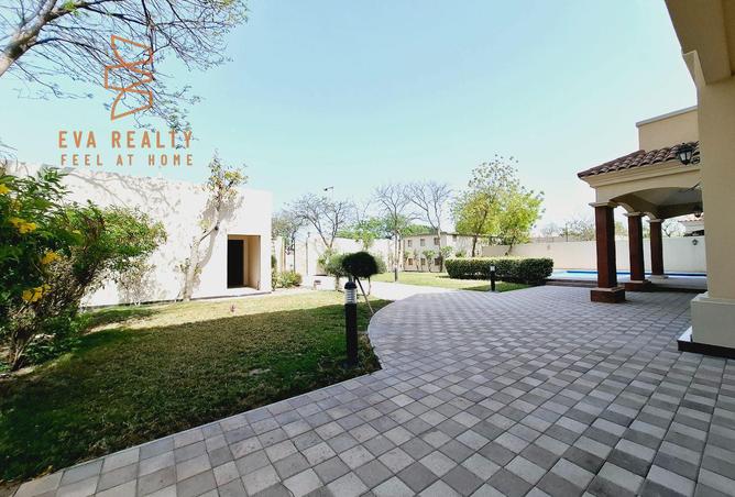 983787 - Property Image 2