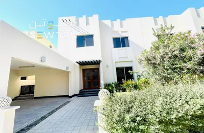 Villa - 5 Bedrooms - 5 Bathrooms for rent in Seef - Capital Governorate