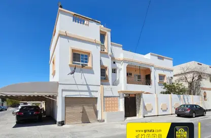 فيلا - 8 غرف نوم - 6 حمامات للبيع في عالي - المحافظة الوسطى