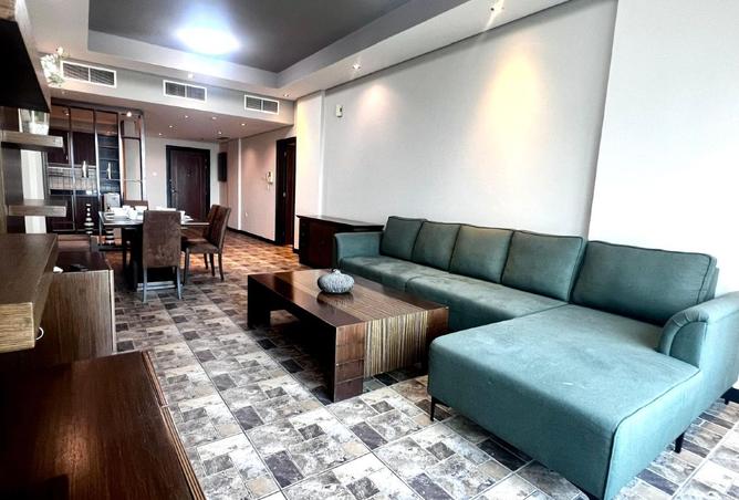 985427 - Property Image 2