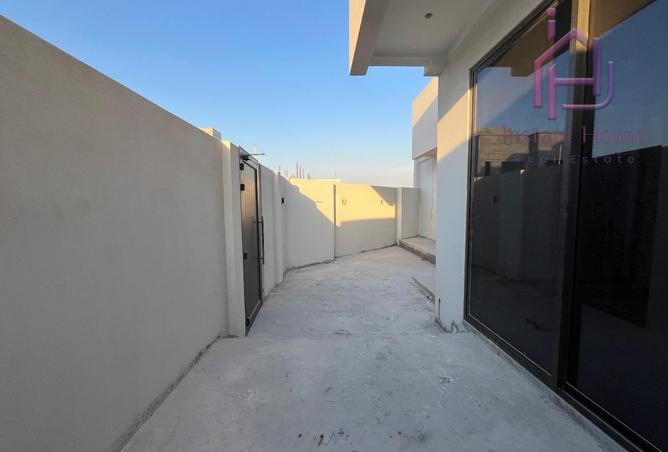 975833 - Property Image 3