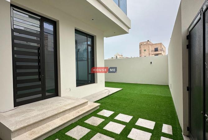 963810 - Property Image 2