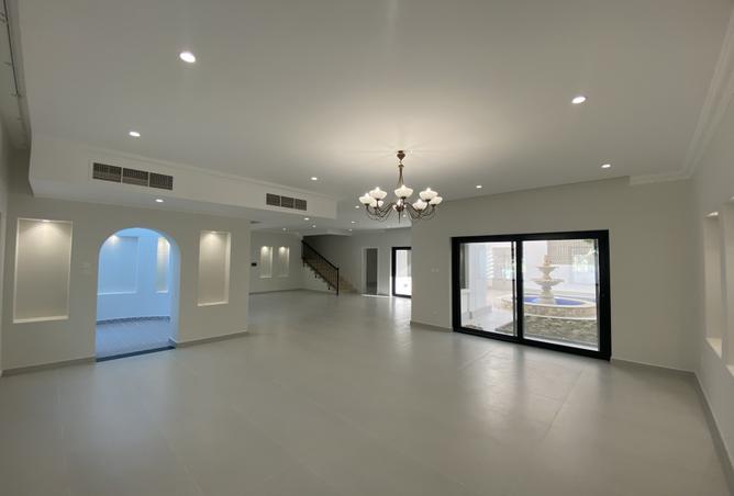 956278 - Property Image 3