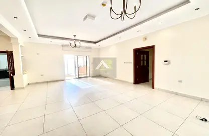 Apartment - 3 Bedrooms - 3 Bathrooms for rent in Seef - Capital Governorate