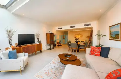 فيلا - 4 غرف نوم - 5 حمامات للبيع في أمواج - المحرق