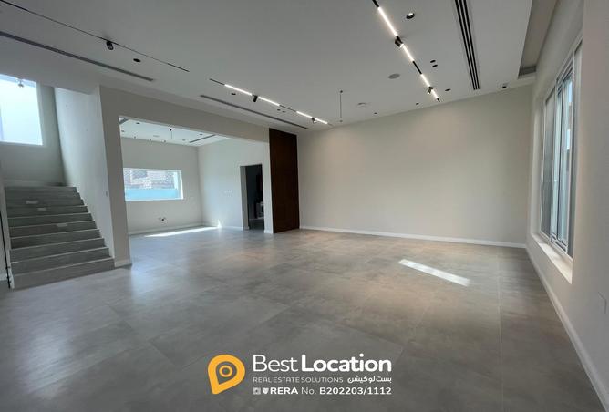 956202 - Property Image 3