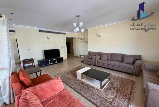 960043 - Property Image 2