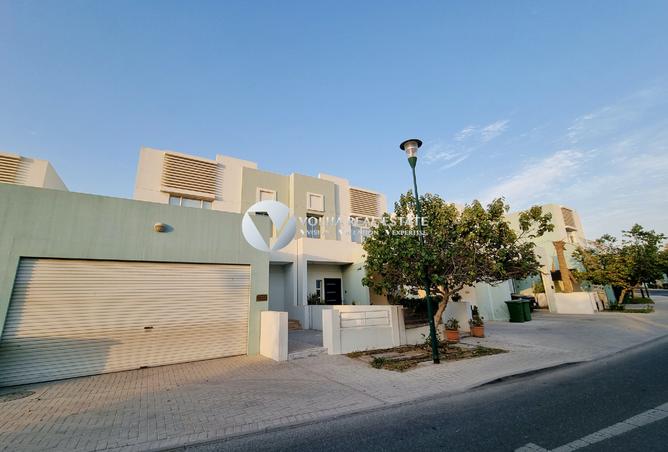 Villa - 2 Bedrooms - 3 Bathrooms for rent in Riffa Views - Riffa - Southern Governorate