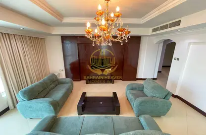 Apartment - 3 Bedrooms - 4 Bathrooms for rent in Mahooz - Manama - Capital Governorate