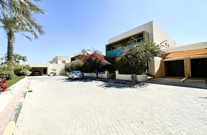 Villa - 4 Bedrooms - 5 Bathrooms for rent in Saar - Northern Governorate